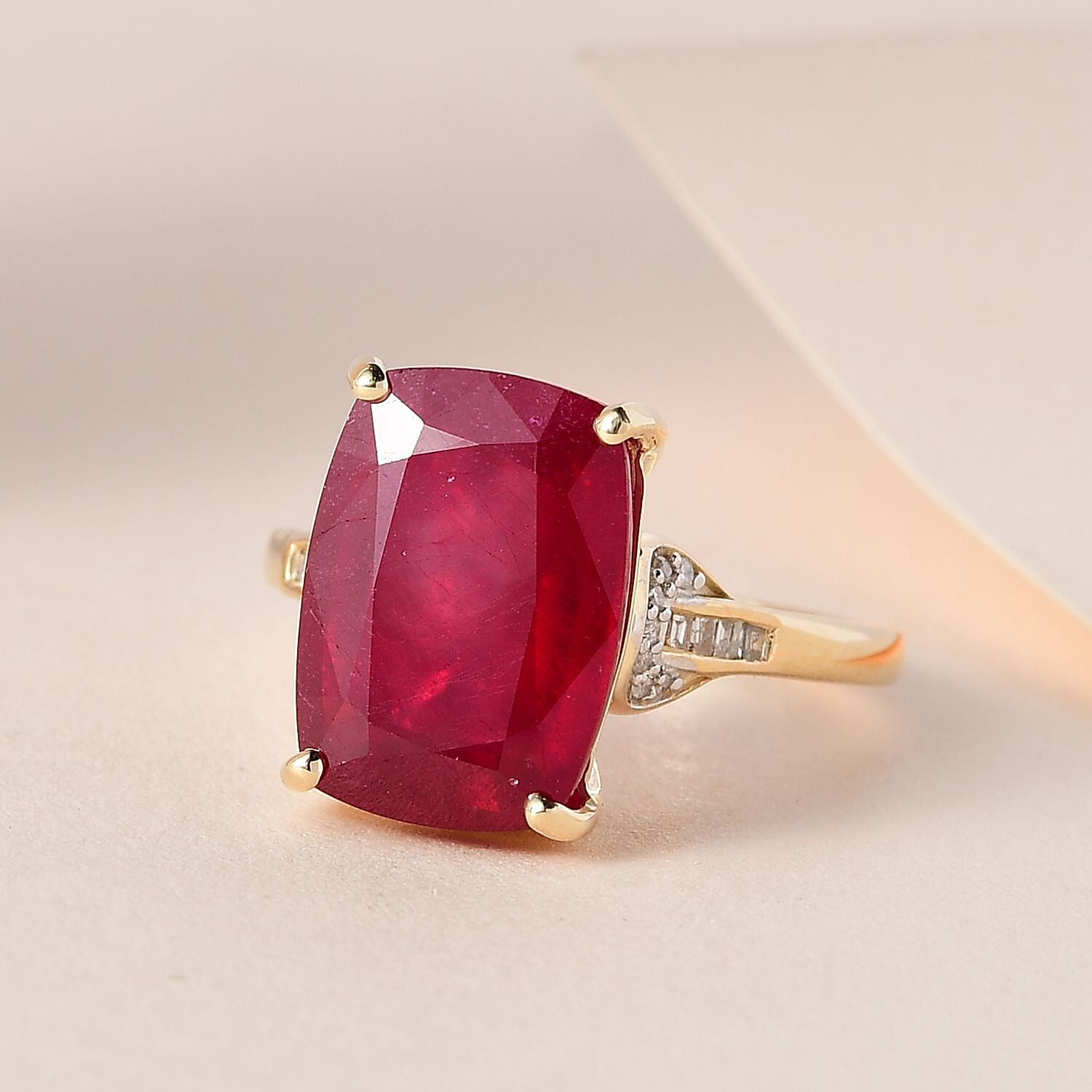Luxoro 10K Yellow Gold Premium Niassa Ruby (FF) and Diamond Ring (Size 10.0) 9.75 ctw