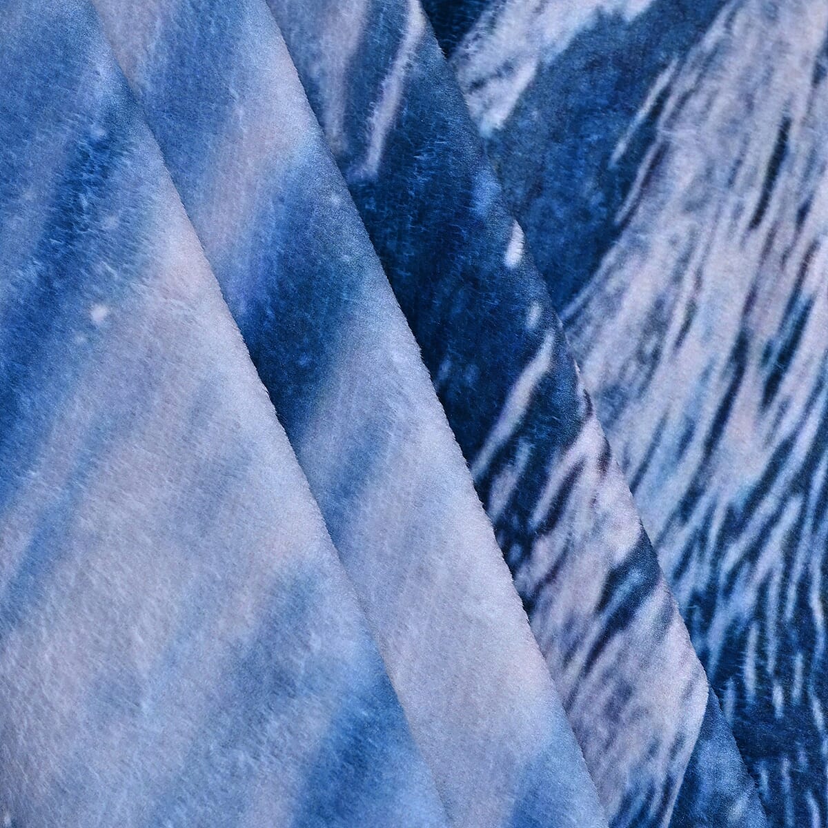 Homesmart Digital Print Dolphin Pattern Flannel Blanket (60x80) (Microfiber) image number 4