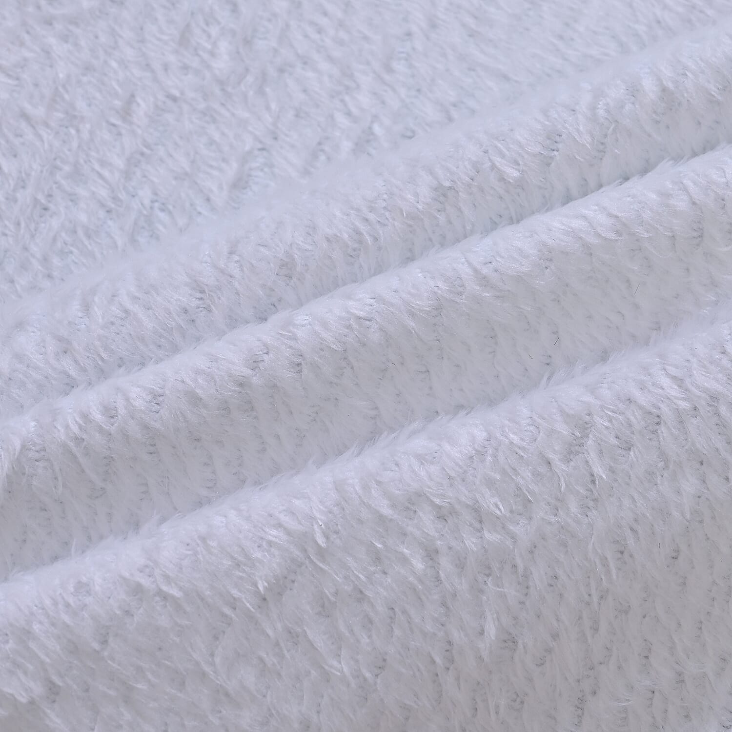 (7)