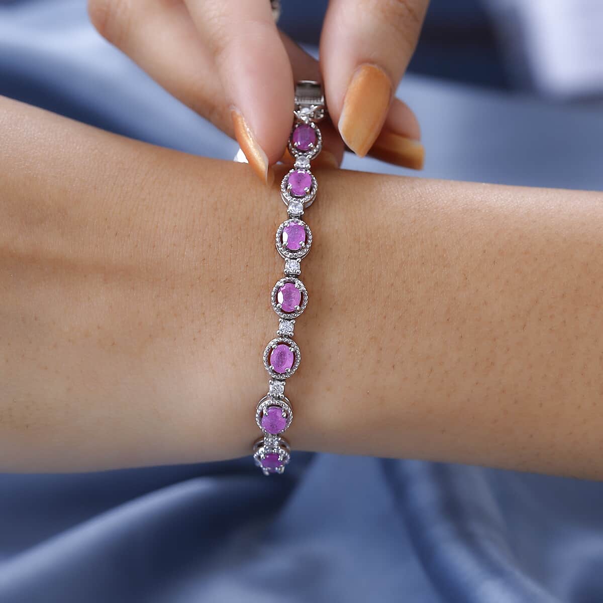Ilakaka Hot Pink Sapphire (FF) and White Zircon Bracelet in Platinum Over Sterling Silver (7.25 In) 14.10 ctw image number 2