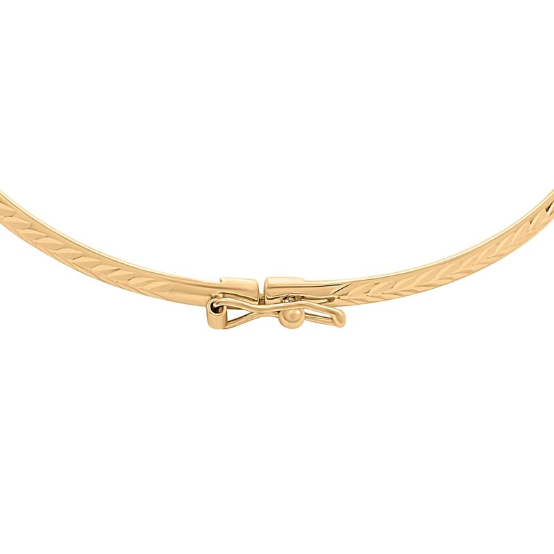Italian 10K Yellow Gold 3.3mm Arrow Diamond-cut Bangle Bracelet (7.50 in) 2.60 Grams