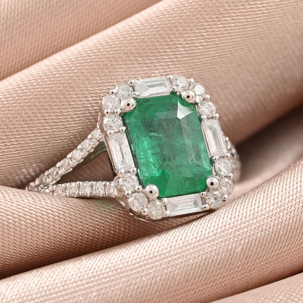 Doorbuster Deal Modani 14K White Gold Emerald, Diamond (G-H, I2) (0.40 cts) Split Shank Ring (Size 9.0) (Del. in 10-12 Days) 1.75 ctw image number 1