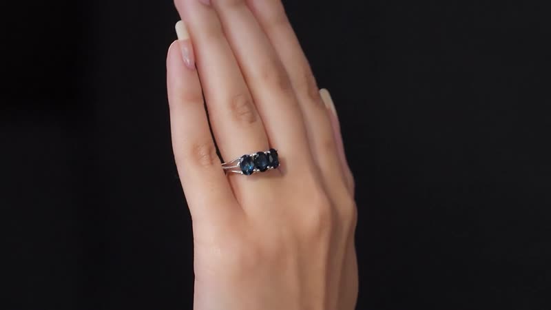 London Blue Topaz 3 Stone Ring in Platinum Over Sterling Silver (Size 10) 2.85 ctw