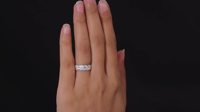 Sterling Silver Diamond-cut Band Ring (Size 10.0) (3.35 g)