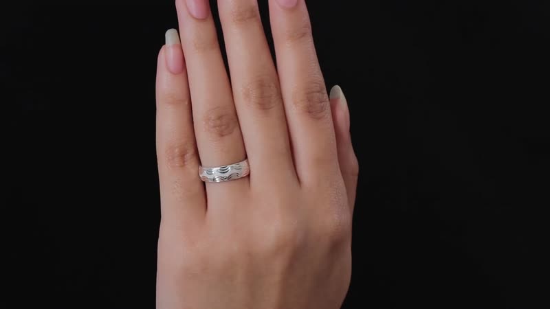 Sterling Silver Diamond-cut Band Ring (Size 10.0) (3.50 g)