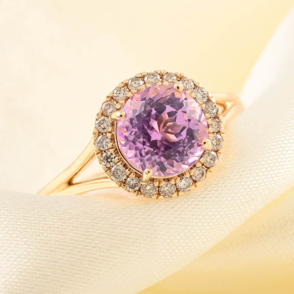 Certified & Appraised Luxoro 14K Yellow Gold AAA Patroke Kunzite and G-H I2 White Diamond Halo Ring (Size 10.0) 2.85 ctw image number 1