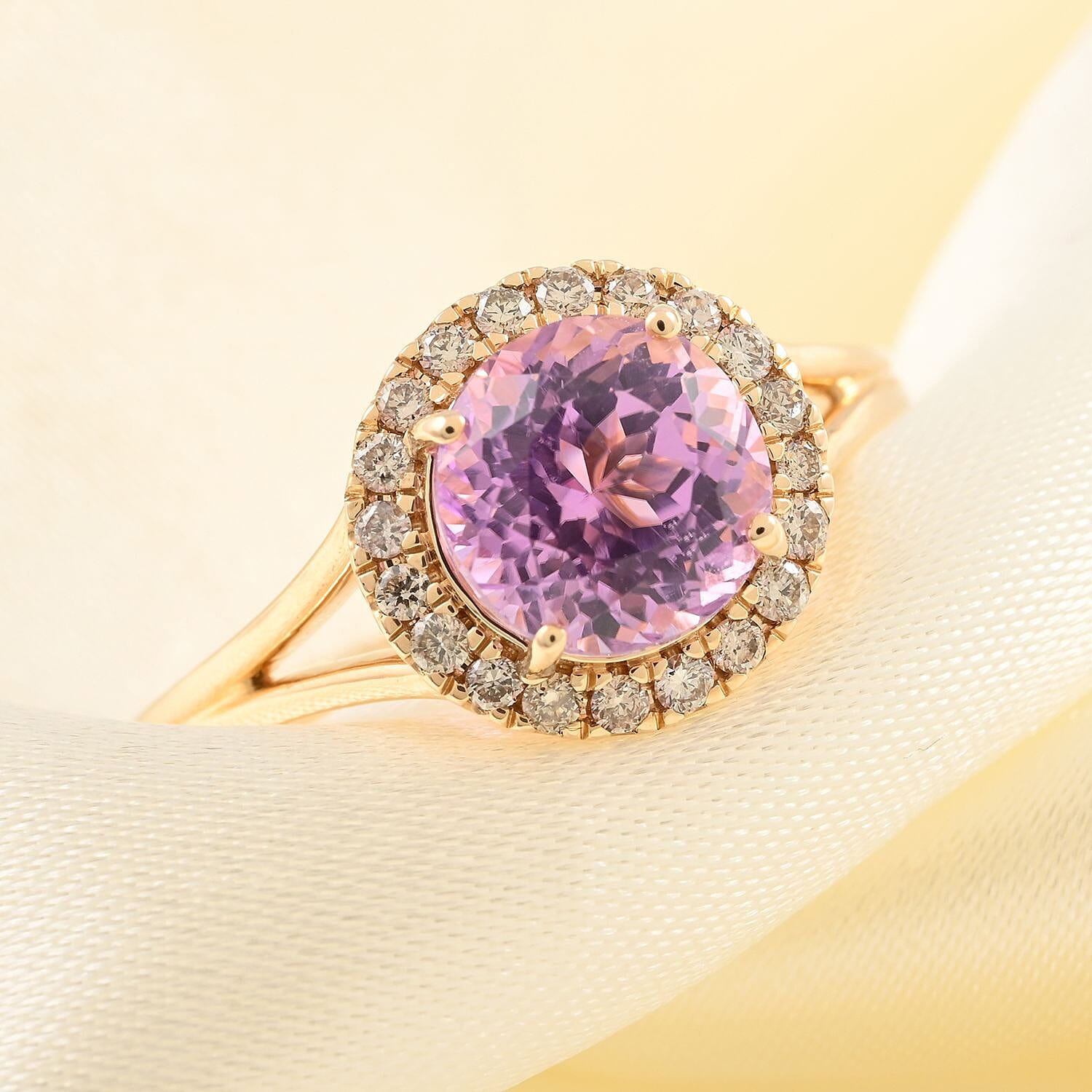 Certified & Appraised Luxoro 14K Yellow Gold AAA Patroke Kunzite and G-H I2 White Diamond Halo Ring (Size 6.0) 2.85 ctw