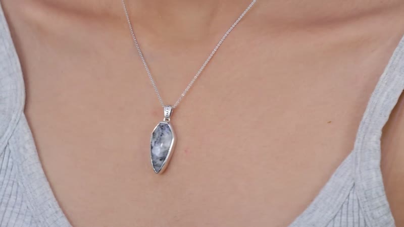 Artisan Crafted White Buffalo Solitaire Pendant in Sterling Silver 15.85 ctw