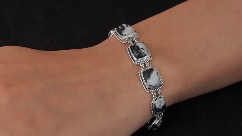 Artisan Crafted White Buffalo Toggle Clasp Bracelet in Sterling Silver (7.25 In) 17.90 ctw