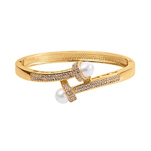 Simulated Pearl and Simulated Diamond Bypass Bangle Bracelet in Goldtone (7.0 In) 1.00 ctw
