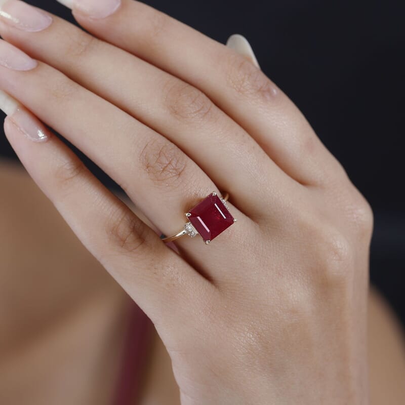 Luxoro 10K Yellow Gold Premium Niassa Ruby (FF) and Diamond Ring (Size 10.0) 5.60 ctw