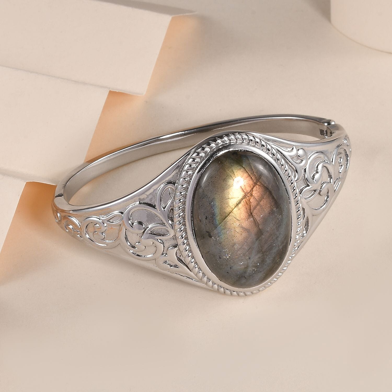 Malagasy Labradorite Bangle Bracelet in Stainless Steel (6.50 In) 33.50 ctw