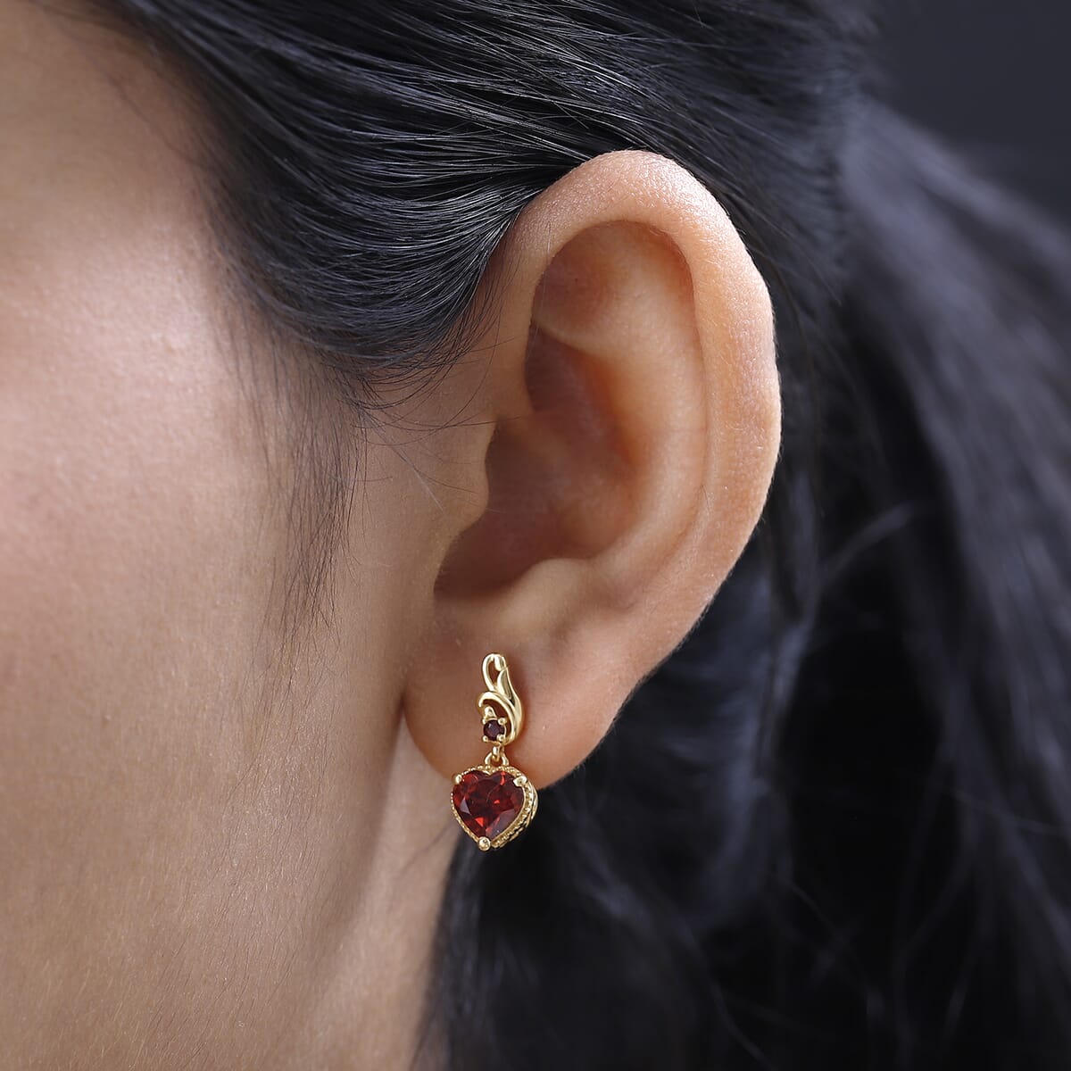 Mozambique Garnet Dangling Earrings in Vermeil Yellow Gold Over Sterling Silver 2.90 ctw image number 2