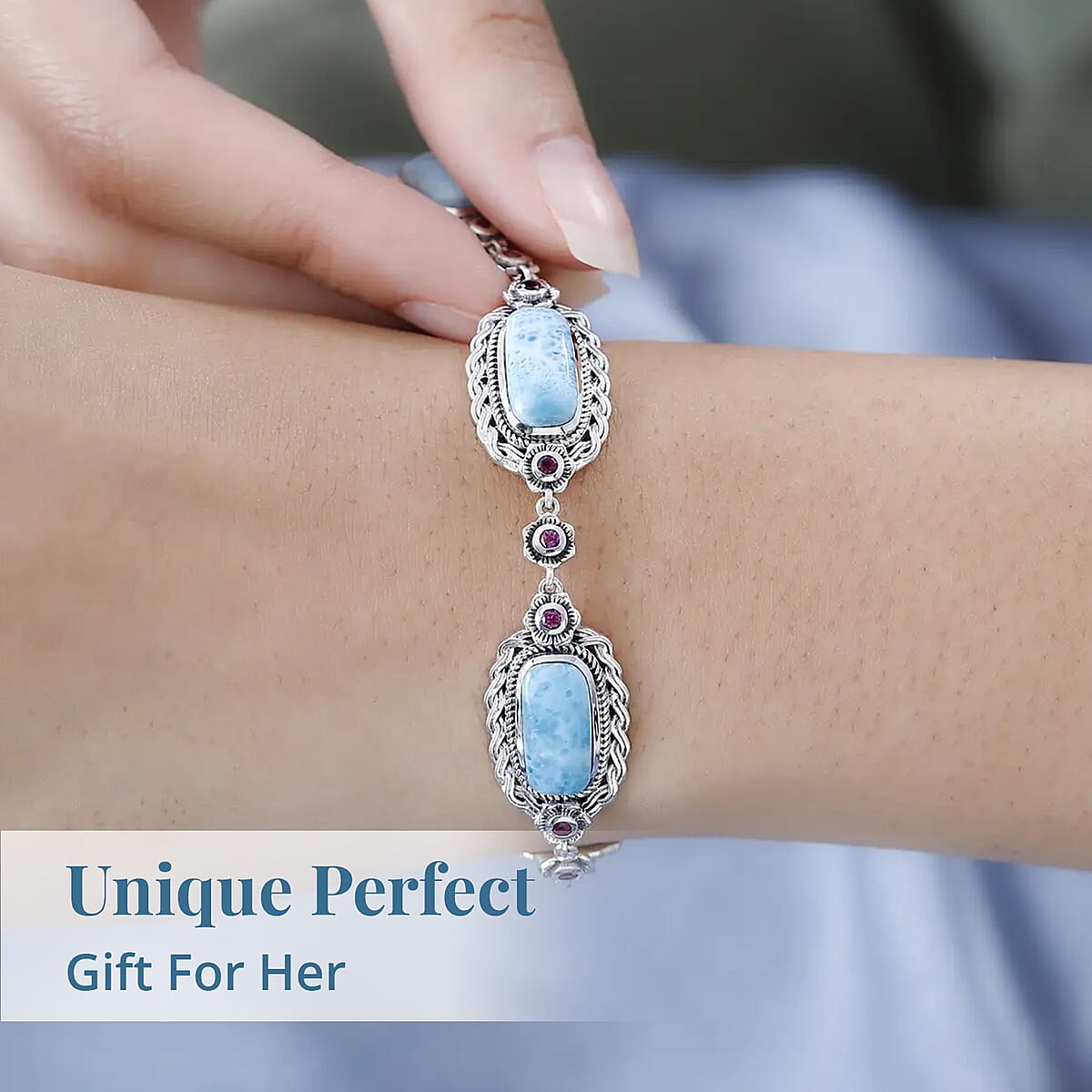 Artisan Crafted Larimar and Orissa Rhodolite Garnet Bracelet in Sterling Silver (8.00 In) 21.60 ctw image number 4