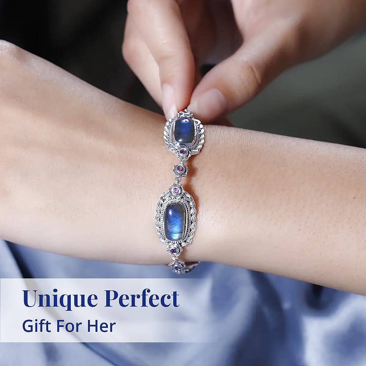 D'Joy Artisan Crafted Malagasy Labradorite and African Amethyst Toggle Clasp Bracelet in Sterling Silver (8.00 In) 26.00 ctw image number 4