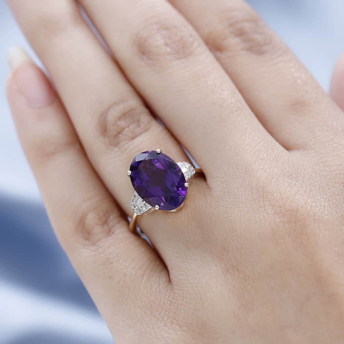 Luxoro 10K Yellow Gold AAA Zambian Amethyst and Diamond Ring 5.60 ctw image number 3