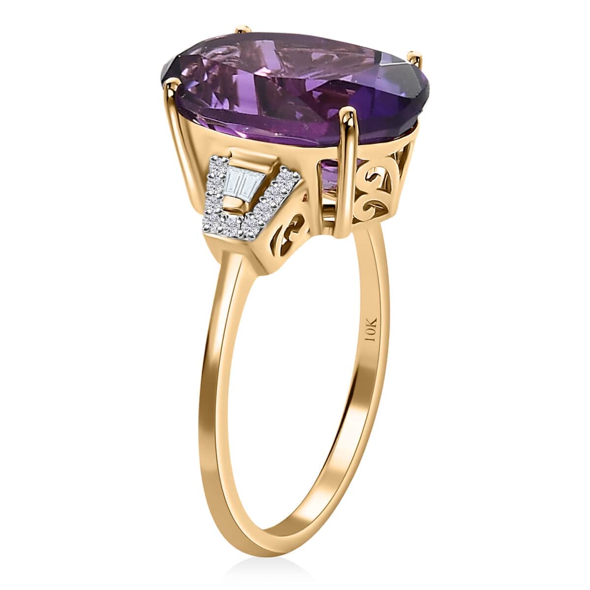Luxoro 10K Yellow Gold AAA Zambian Amethyst and Diamond Ring (Size 7.0) 5.60 ctw image number 3