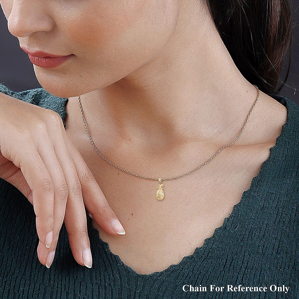 Made in America 10K Yellow Gold 9.95x22.30mm Pineapple Pendant 2.10 Grams image number 2