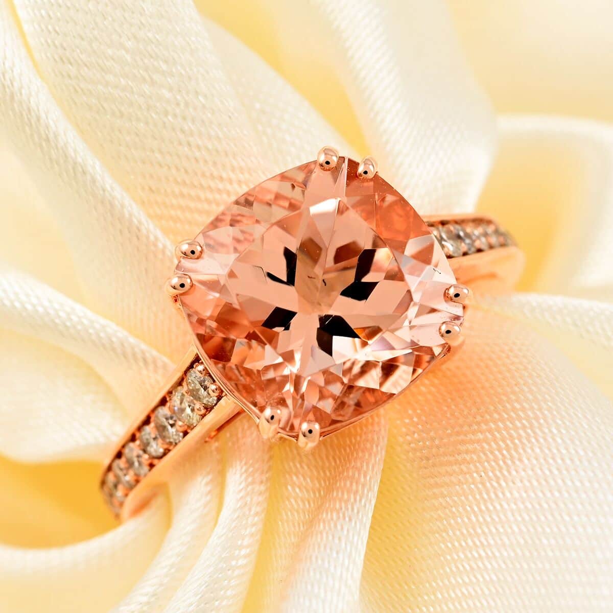 Certified and Appraised Luxoro 14K Rose Gold AAA Marropino Morganite and G-H I2 Diamond Ring (Size 10.0) 4.00 ctw image number 1