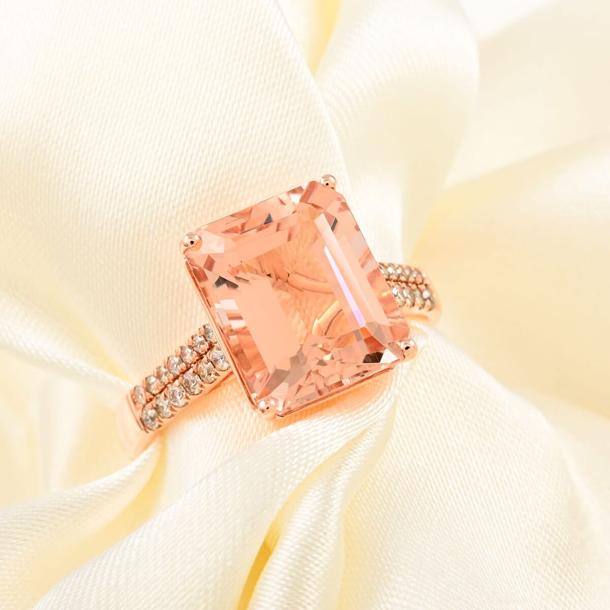 Certified and Appraised Luxoro 14K Rose Gold AAA Marropino Morganite and G-H I2 Diamond Ring (Size 6.0) 6.15 ctw image number 1
