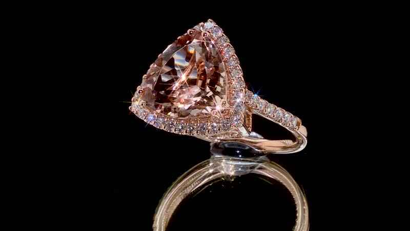 Certified and Appraised Iliana 18K Rose Gold AAA Marropino Morganite and G-H SI Diamond Halo Ring 4.85 Grams 5.75 ctw