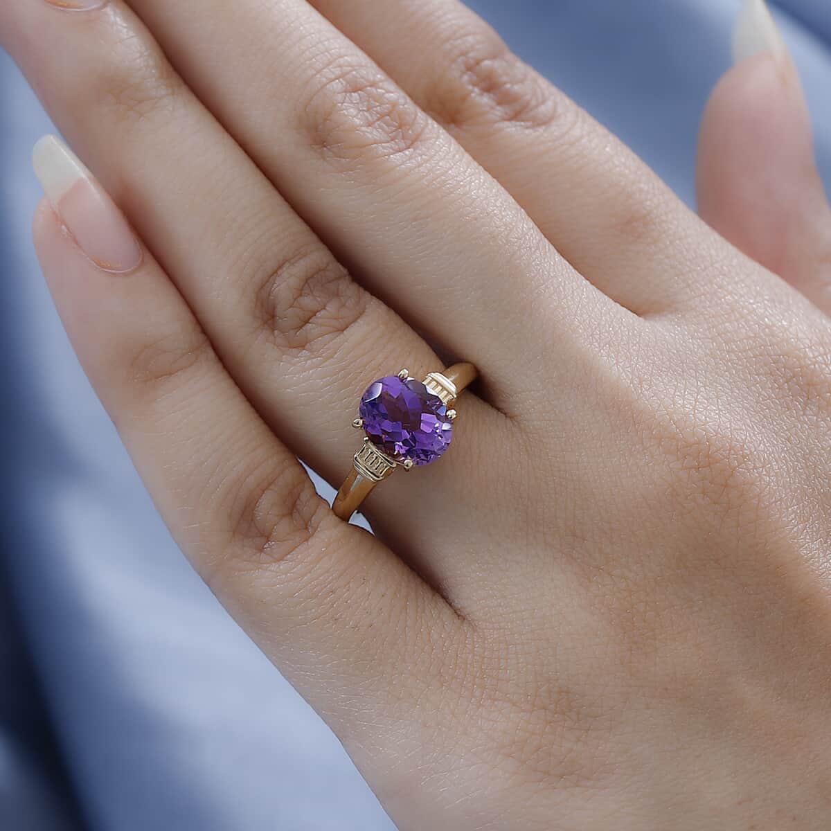 Rose De France Amethyst Solitaire Ring in Vermeil Yellow Gold Over Sterling Silver (Size 6.0) 2.50 ctw image number 2