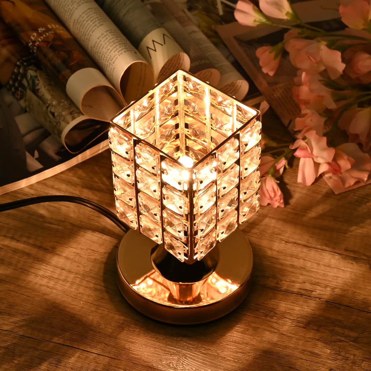 Homesmart Gold Color Fancy Shape Crystal Lamp with Bulb and Touch Control image number 1