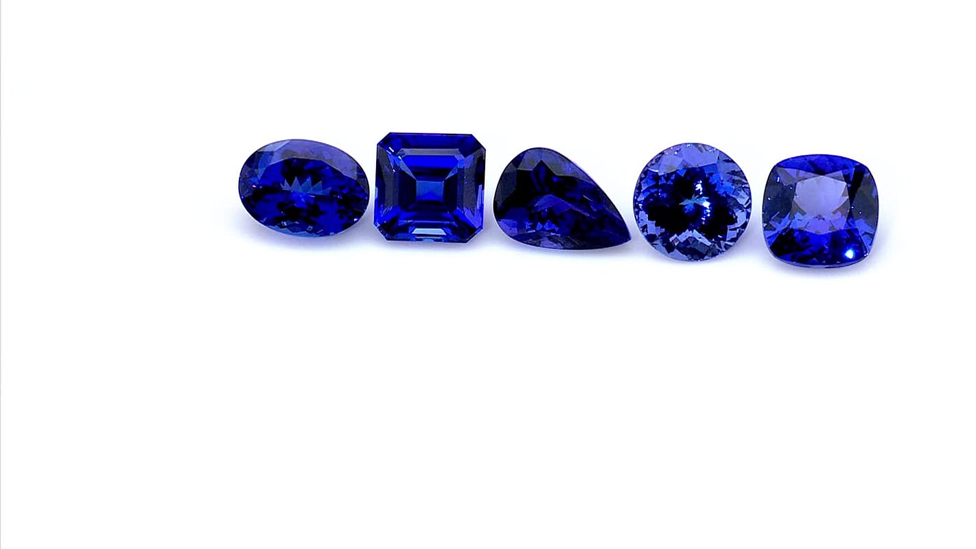 Certified and Appraised AAAA Tanzanite (Sqr Cush Free Size) 15.00 ctw