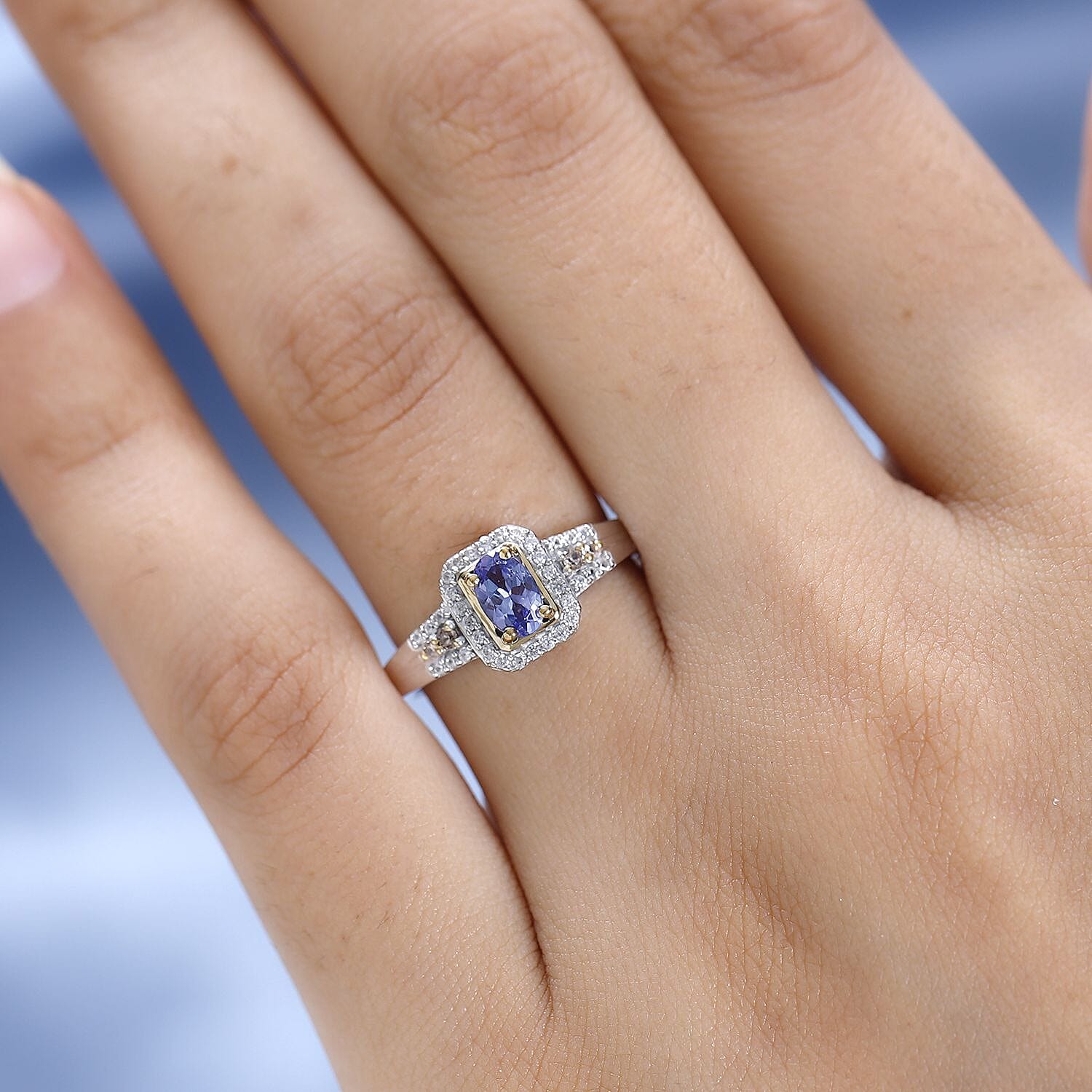 7 - Product card gallery slide 3 (10144983253275)