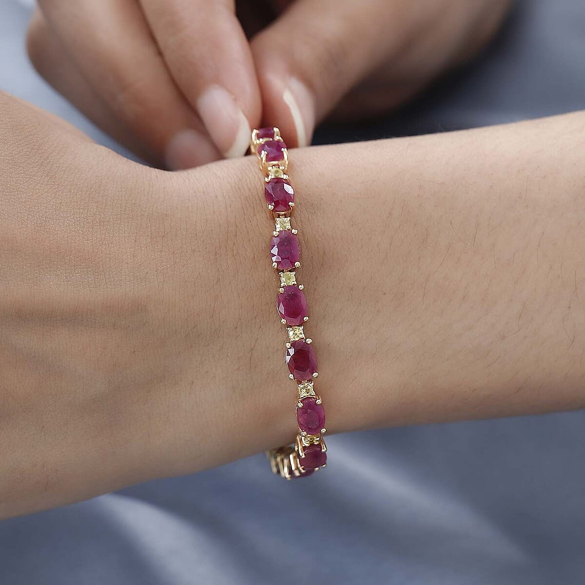 Niassa Ruby (FF) and Yellow Sapphire Bracelet in Vermeil Yellow Gold Over Sterling Silver (6.50 In) 19.75 ctw image number 2