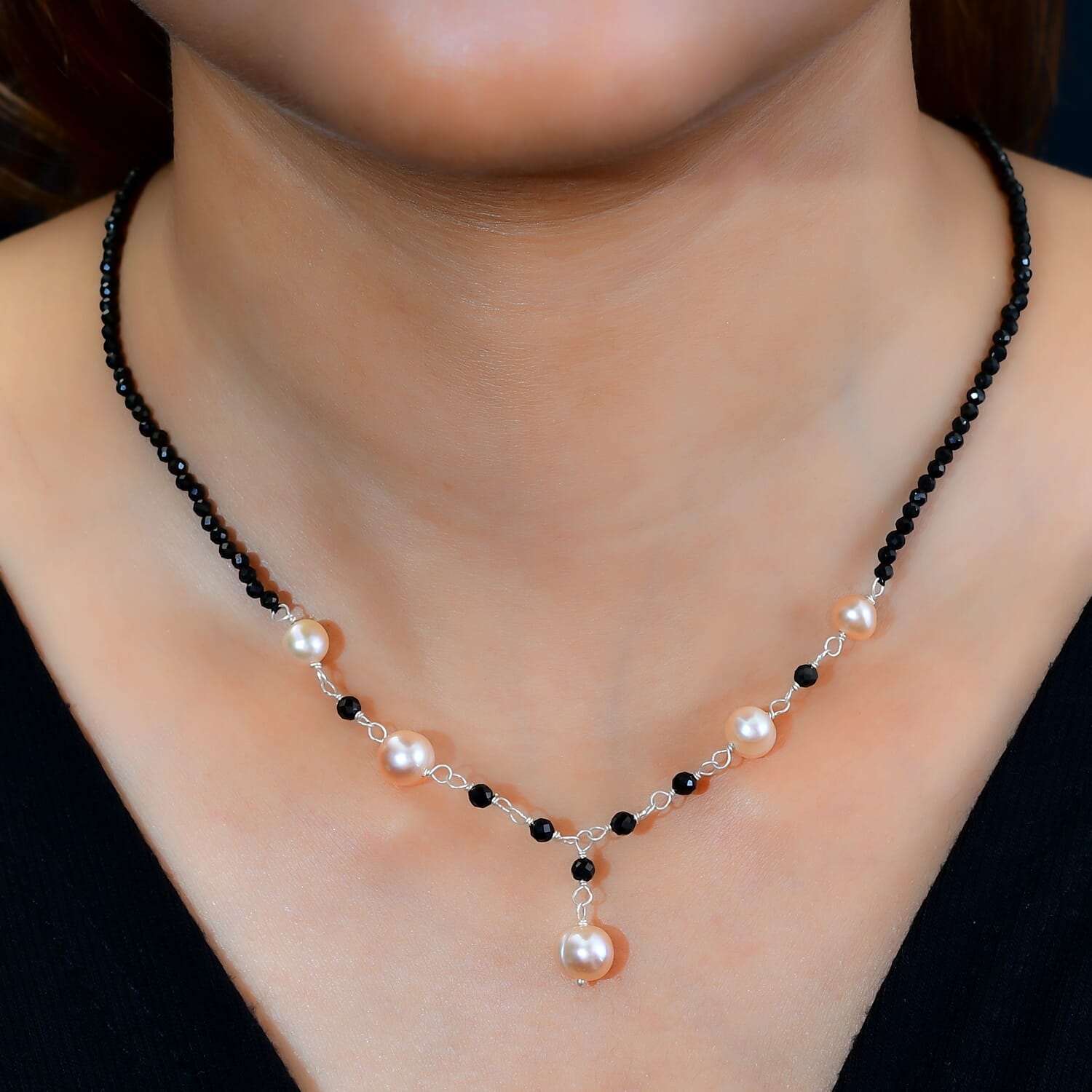 Black spinel and store pearl necklace