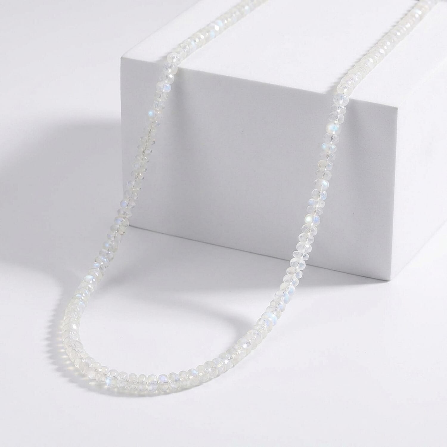 Certified & Appraised Iliana 18K Yellow Gold AAA Rainbow Moonstone Beaded Necklace 18 Inches 105.00 ctw