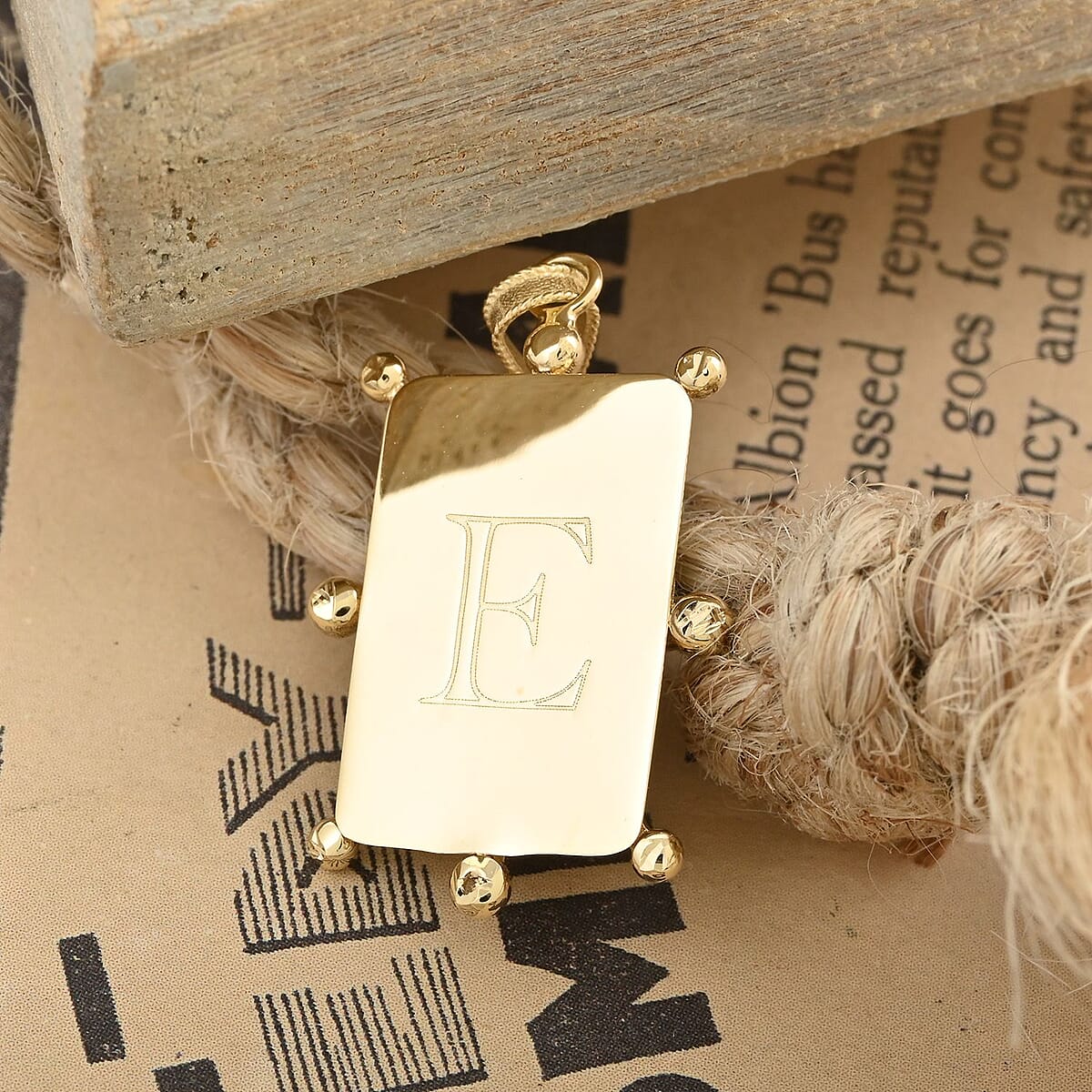 Italian 10K Yellow Gold Initial E Engravable Pendant image number 1