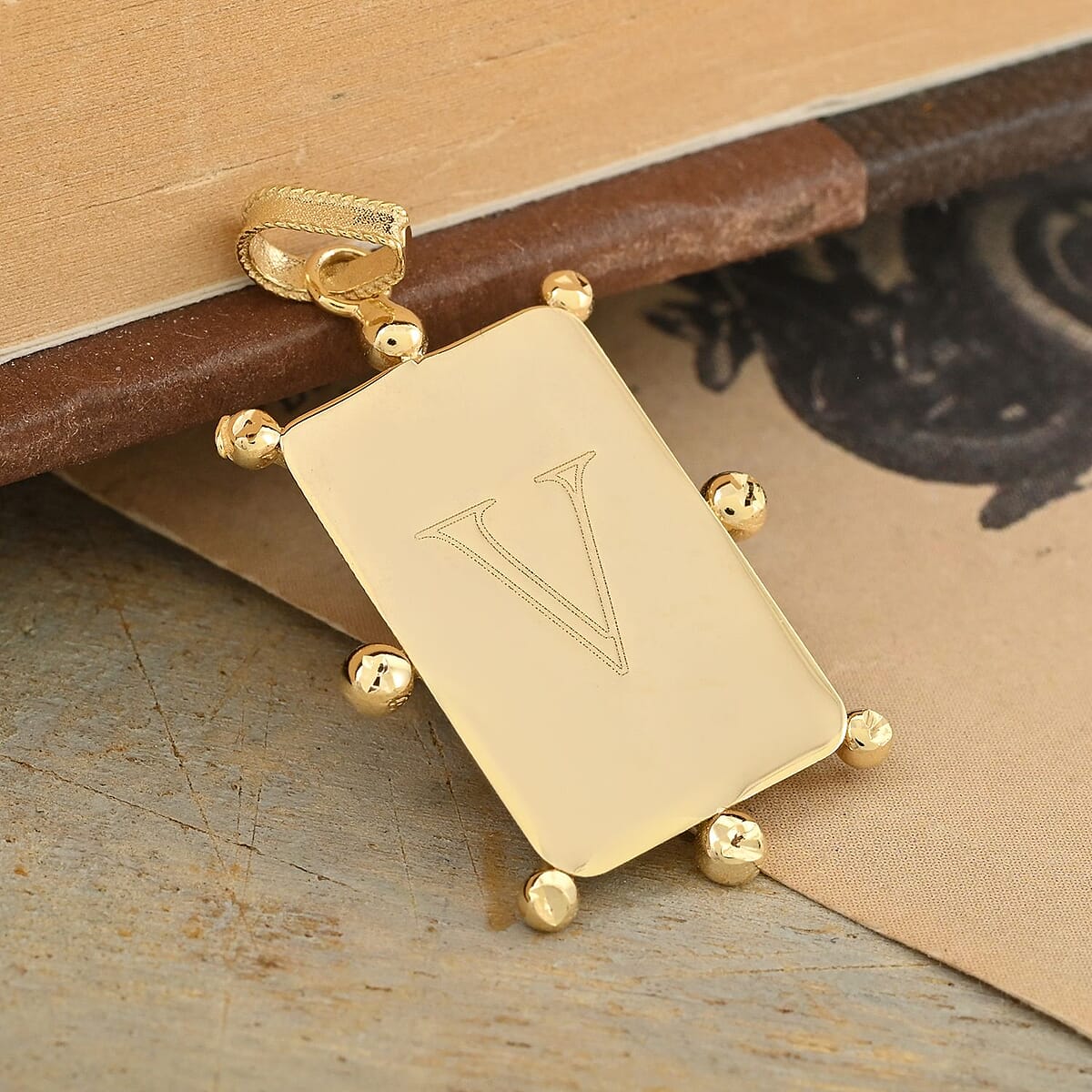 Italian 10K Yellow Gold Initial V Engravable Pendant image number 1