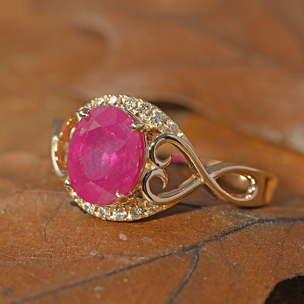 Certified & Appraised Luxoro 14K Yellow Gold AAA Mozambique Ruby and G-H I2 Diamond Ring (Size 9.0) 2.40 ctw image number 1