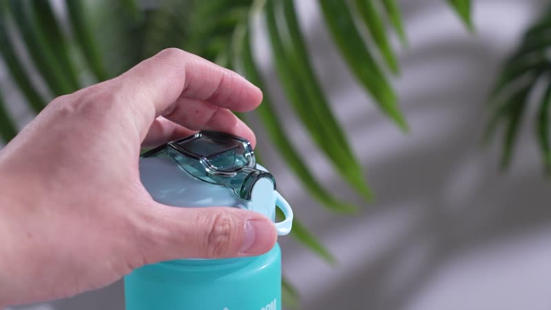Set of 2 Plastic Sport Bottle 3 Color Rubber Coating 32oz