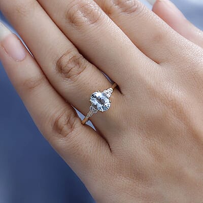Luxoro 10K Yellow Gold Premium Santa Maria Aquamarine and Diamond Ring (Size 10.0) 1.25 ctw
