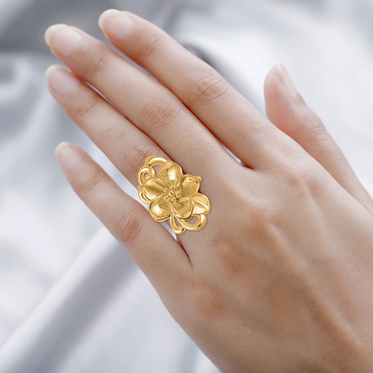 24K Yellow Gold Electroform Peony Floral Ring (Size 6.0) 2.75 Grams image number 2