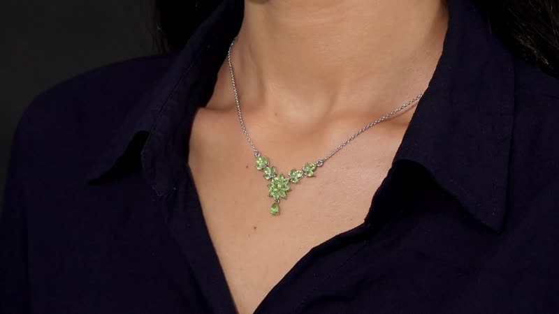 Premium Peridot Floral Necklace 18 Inches in Platinum Over Sterling Silver 4.15 ctw