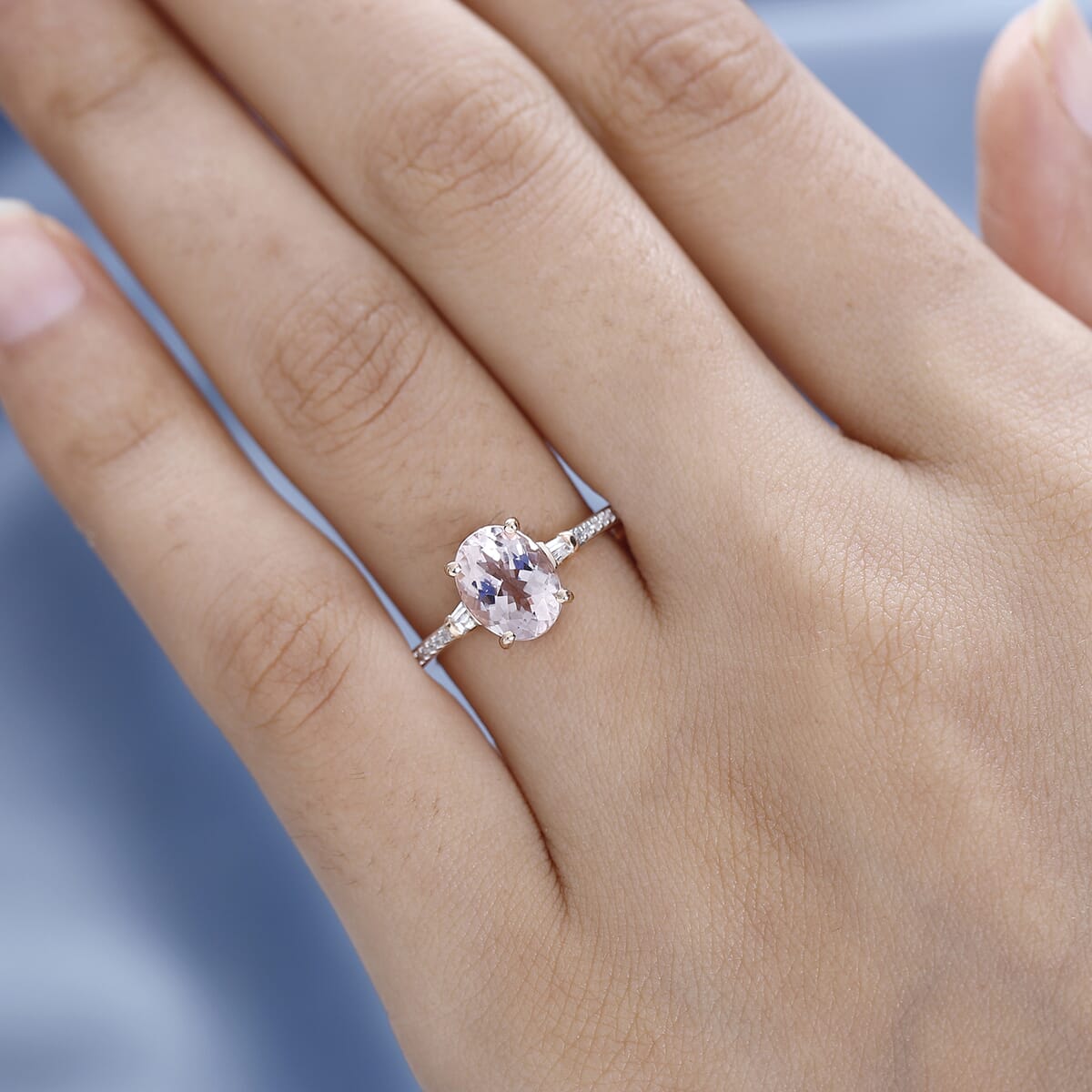 Luxoro 10K Rose Gold Premium Pink Morganite and Diamond Ring (Size 8.0) 1.75 ctw image number 2