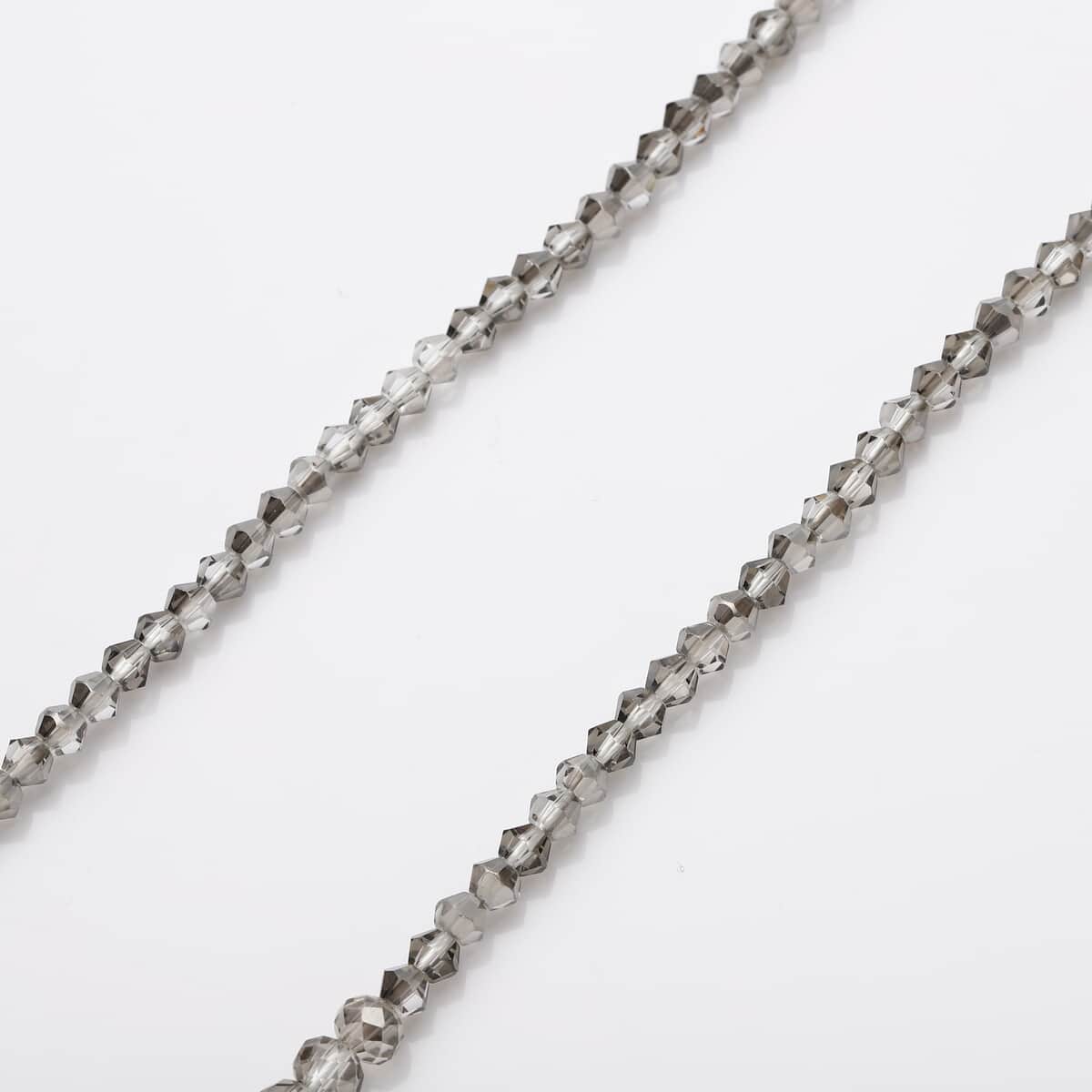 Simulated Gray Topaz Beaded Necklace 20-22 Inches in Silvertone image number 5