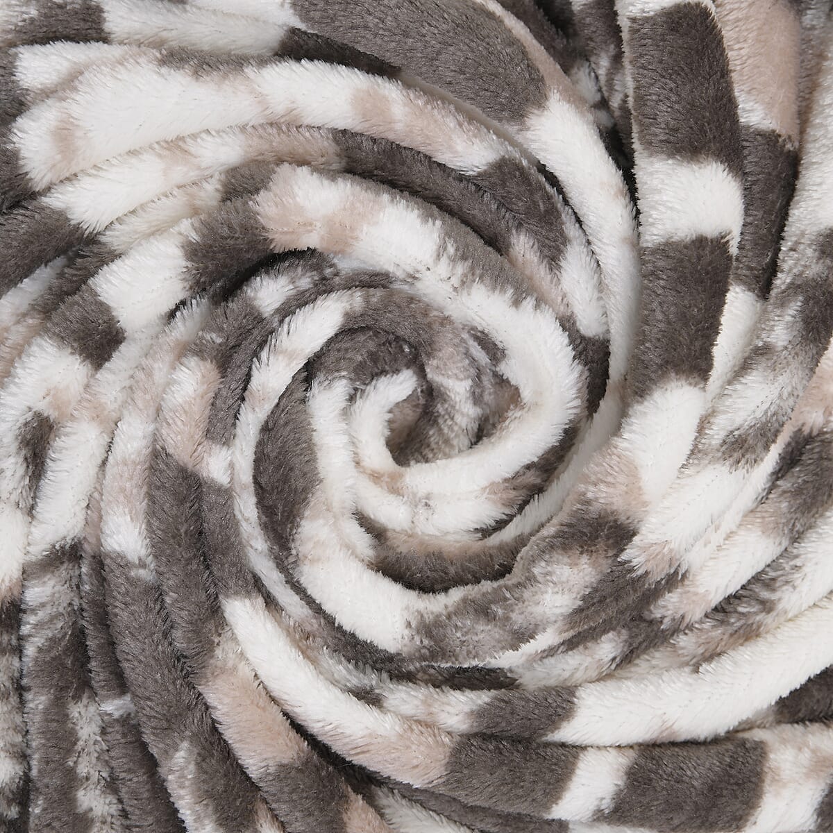 Homesmart Designer Inspired Striking Leopard Pattern Super Soft and Warm Printed Flannel Blanket image number 2
