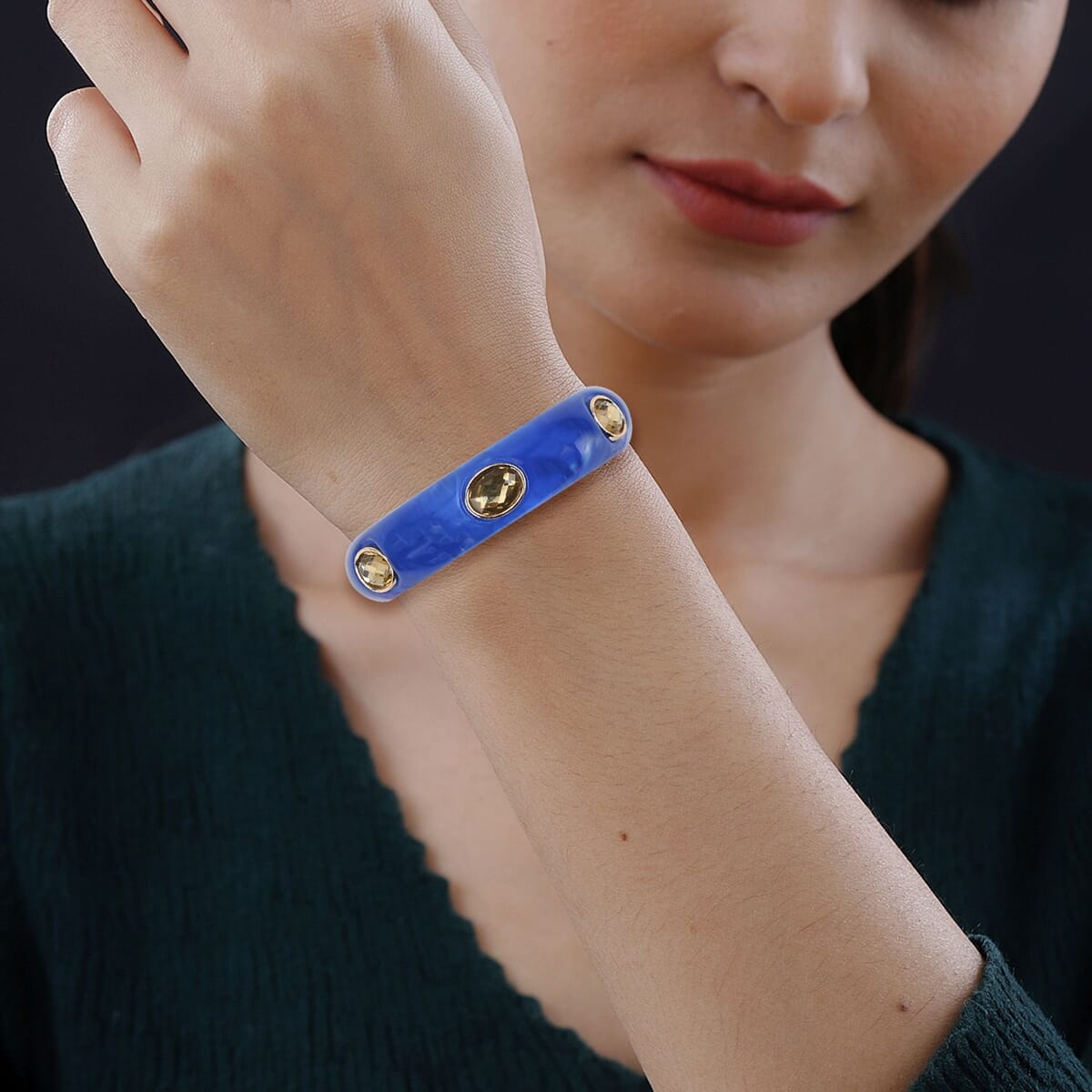 Blue & Champagne color Resin Bangle Bracelet (7.75 In) image number 2