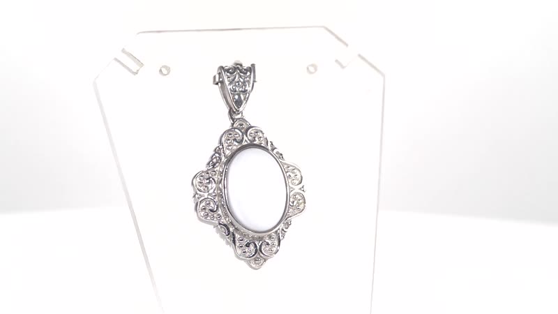 Luna Chalcedony Solitaire Pendant without Chain in Platinum Over Copper with Magnet 5.85 ctw