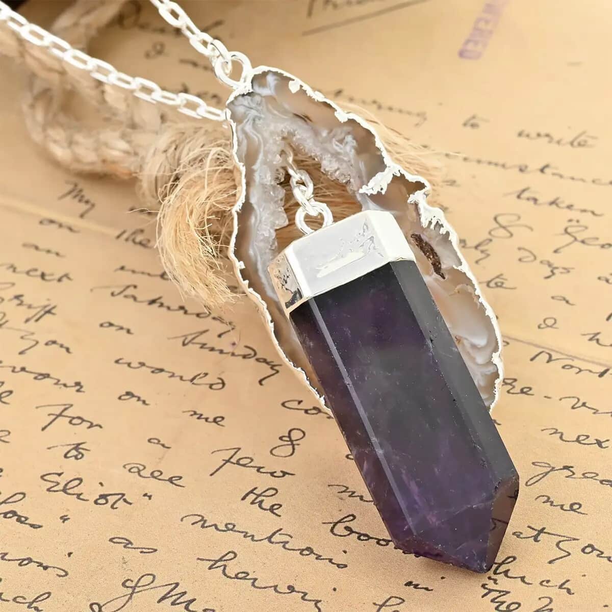 Terminated Light Amethyst and Agate Occo Necklace 18 Inches in Silvertone 67.50 ctw image number 1