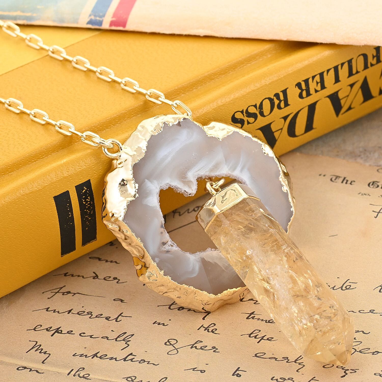 Made in Brazil Agate Occo and Terminated Light Citrine Pendant Necklace 18 Inches in Goldtone 41.25 ctw