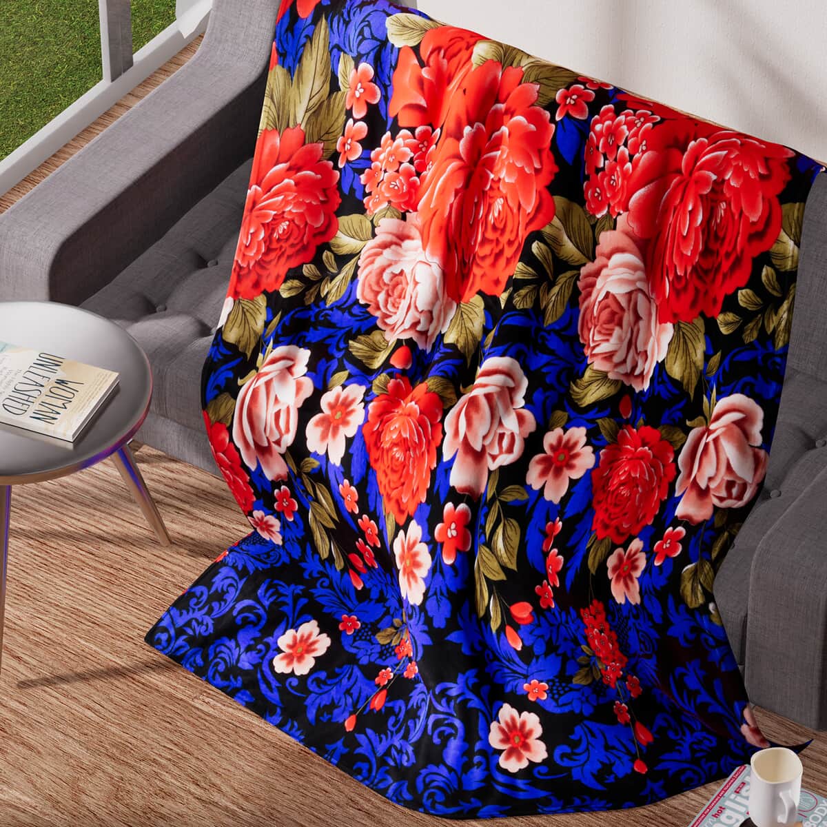 HOMESMART Red Bright Peony Pattern Microfiber Single Layer Flannel Blanket image number 2