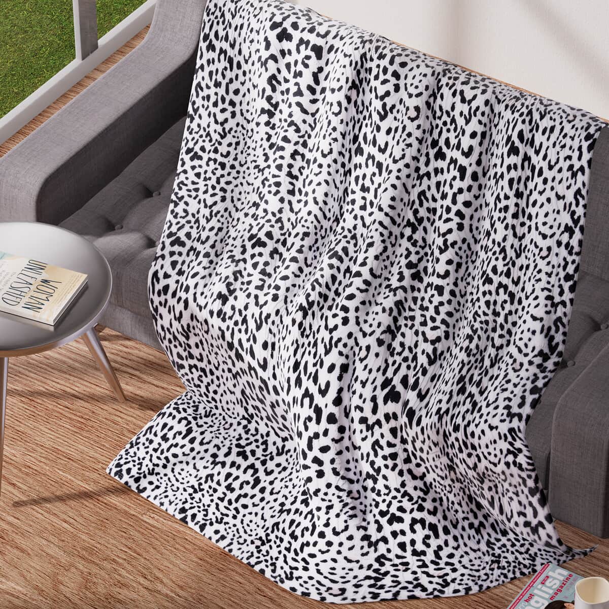 Homesmart White, Black & Pink Striking Leopard Pattern Microfiber Single Layer Flannel Blanket image number 2