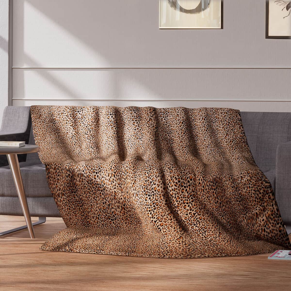 Homesmart Brown Striking Leopard Pattern Microfiber Single Layer Flannel Blanket 100% polyester image number 0