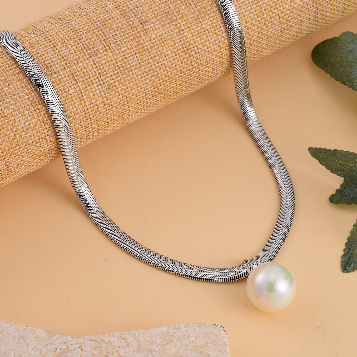 White Shell Pearl Necklace 20-22 Inches